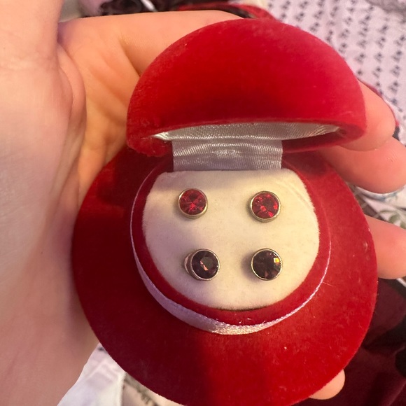 Hat earring holder - Picture 2 of 2